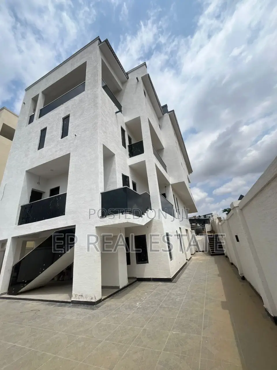 5bdrm House in Guzape District for sale in Guzape District