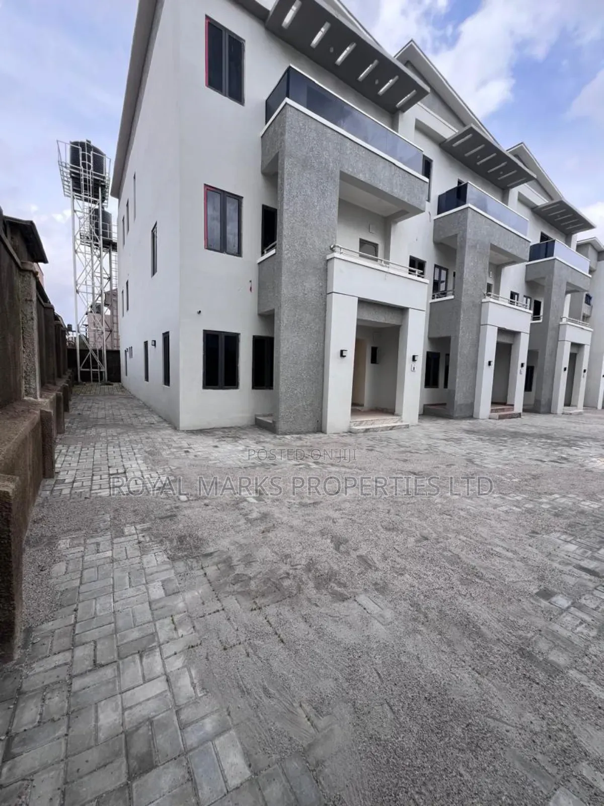 3bdrm Block of Flats in Durumi for sale in Durumi