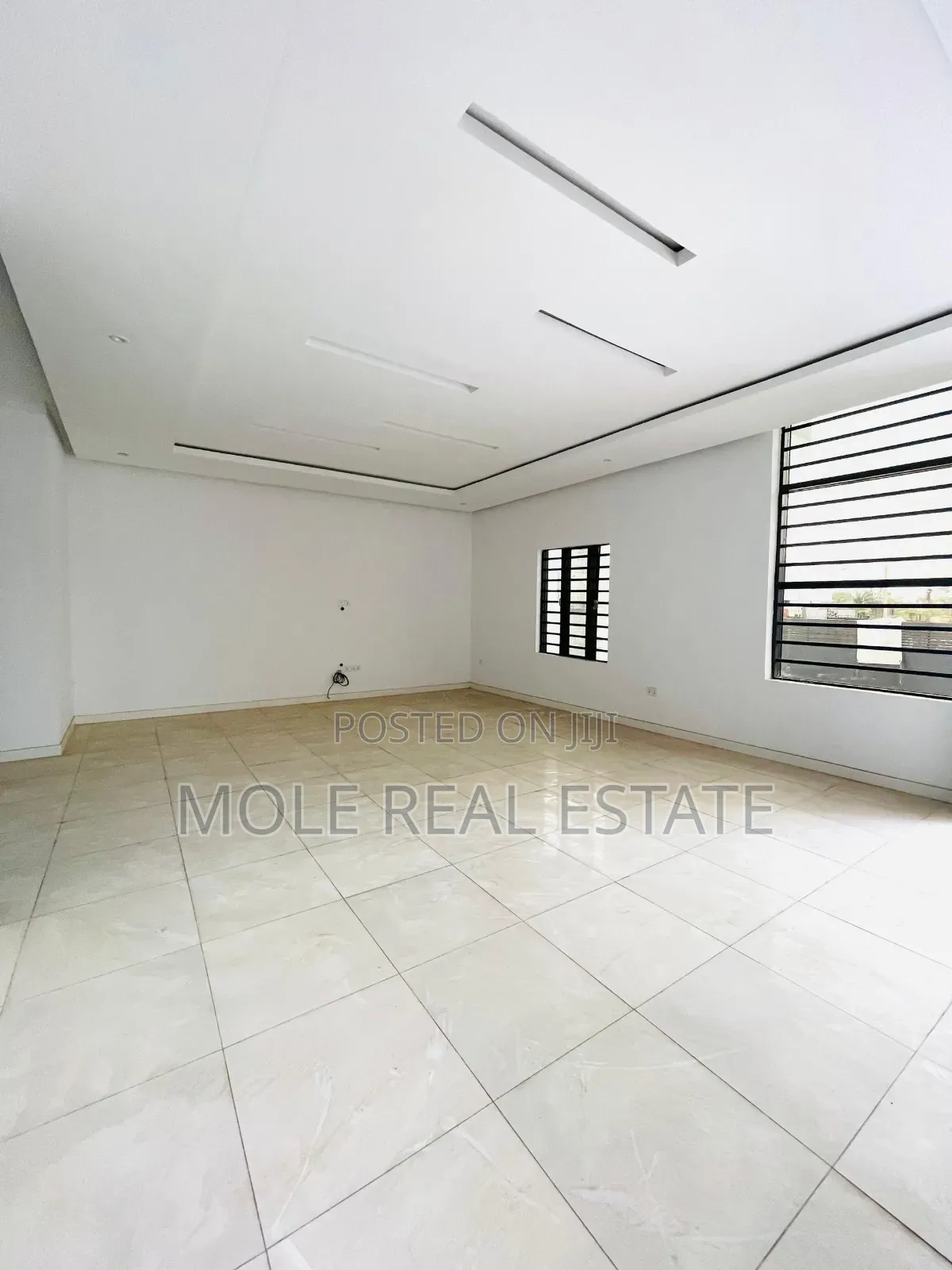 Furnished 4bdrm Duplex in Ajah Leki for sale in Ajah