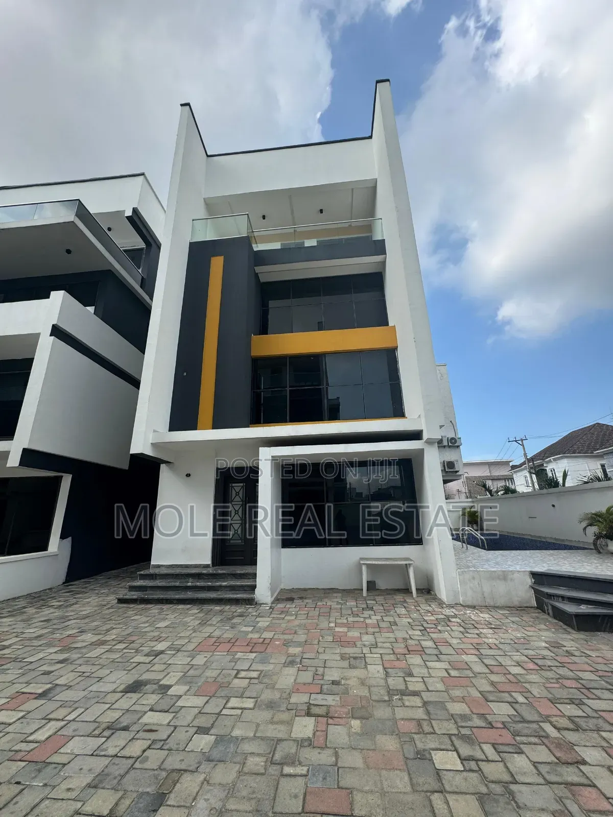 Furnished 4bdrm Duplex in Chevron, Lekki for sale in Lekki