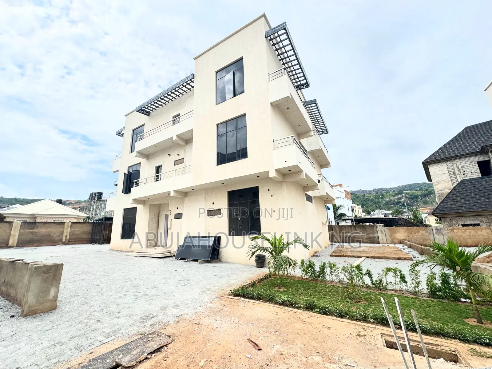 5bdrm Duplex in Katampe Extension for sale in Katampe Extension