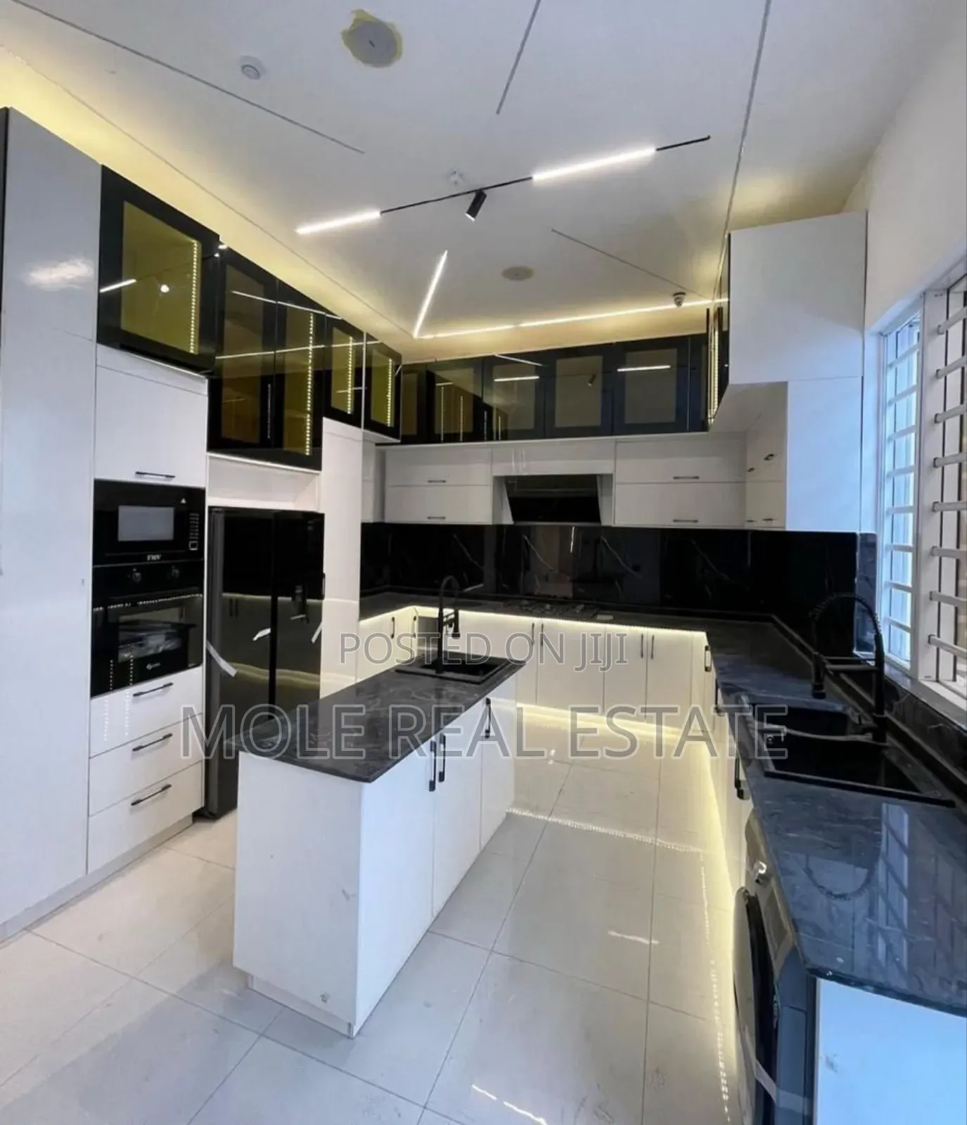 Furnished 5bdrm Duplex in Chevron, Lekki for sale in Lekki