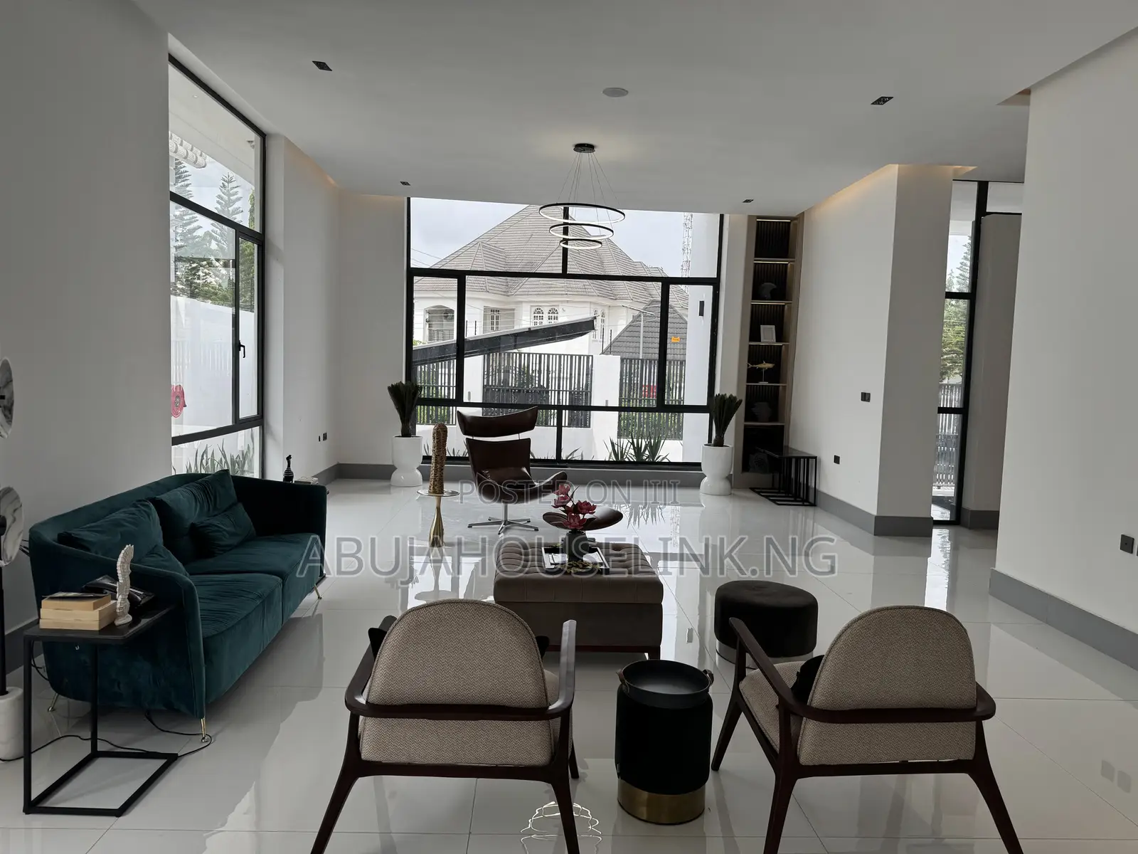 Furnished 8bdrm Duplex in Asokoro Main Abuja for sale in Asokoro
