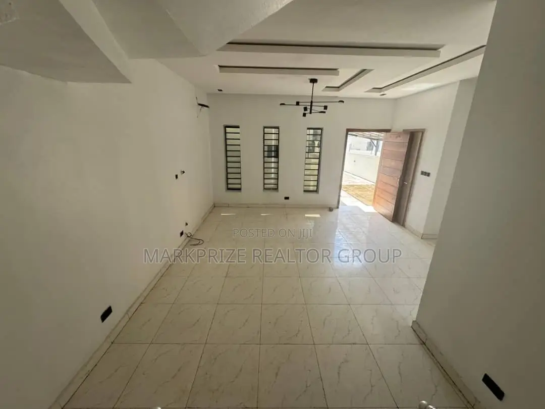 4bdrm Duplex in Orchid Lekki Lagos for sale in Lekki