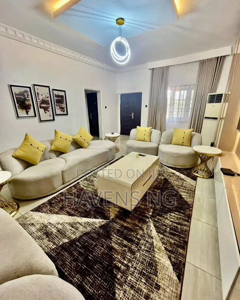 Fully Furnished 3-Bedroom Apartment – Shortlet Available in Benin City