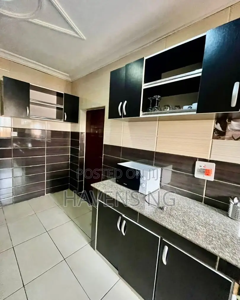 Fully Furnished 3-Bedroom Apartment – Shortlet Available in Benin City