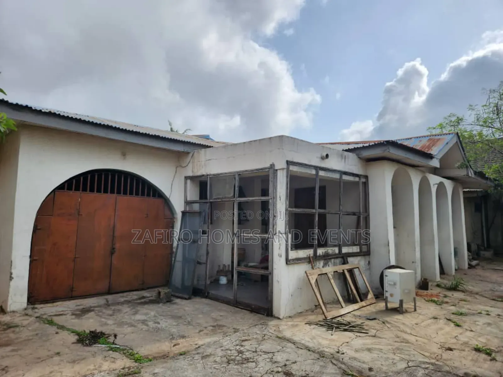 5bdrm Bungalow in Crown Height Area for sale in Ibadan