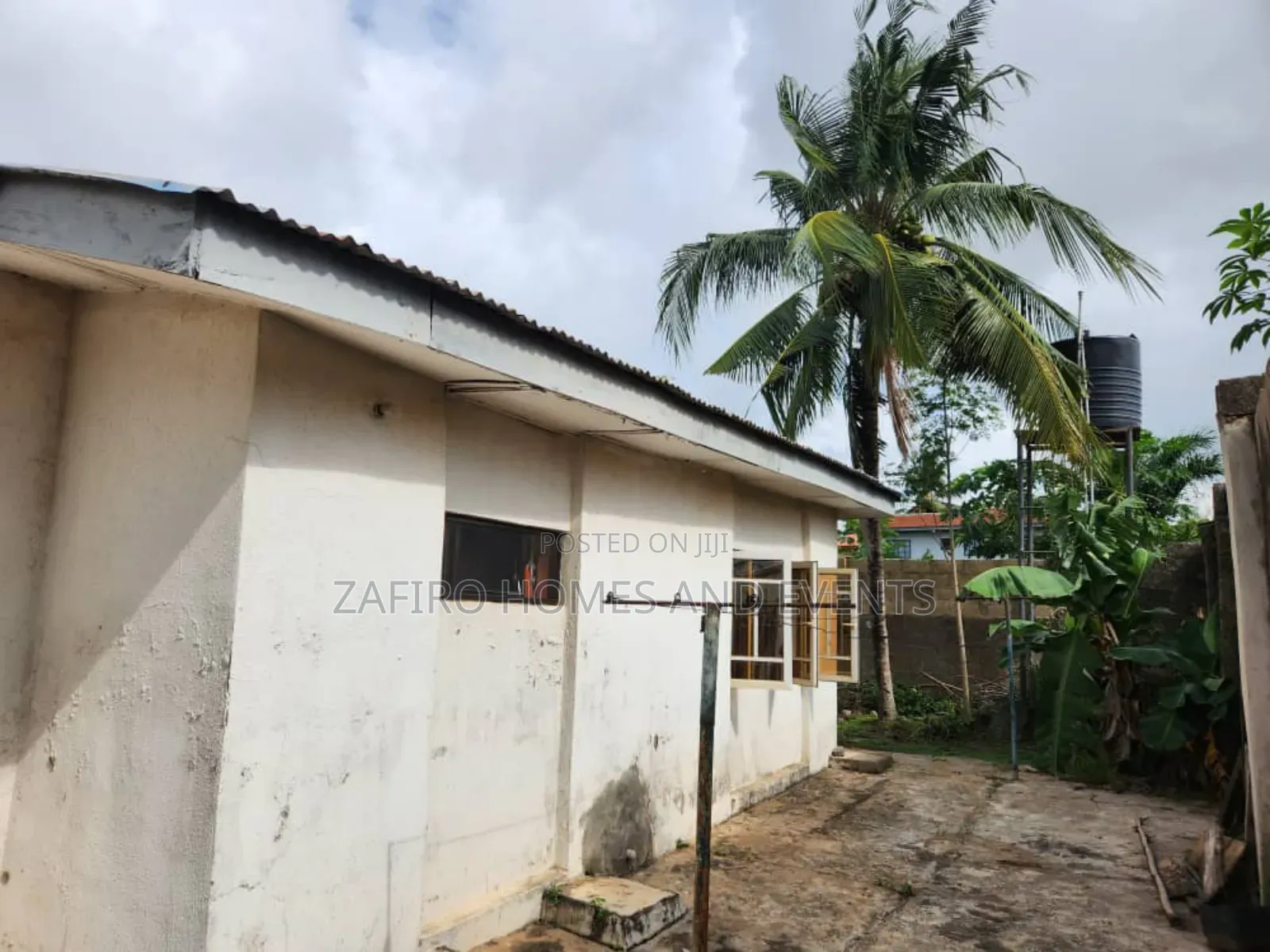 5bdrm Bungalow in Crown Height Area for sale in Ibadan