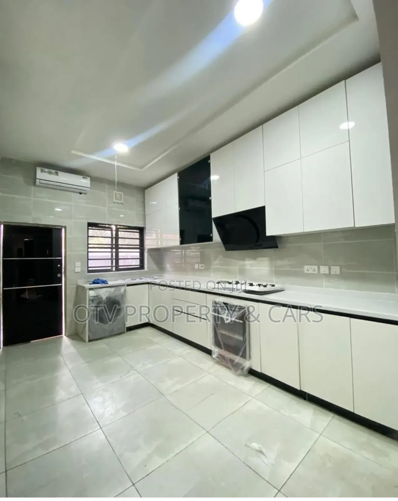 Furnished 4bdrm Townhouse/Terrace in Victoria Island for sale in Victoria Island