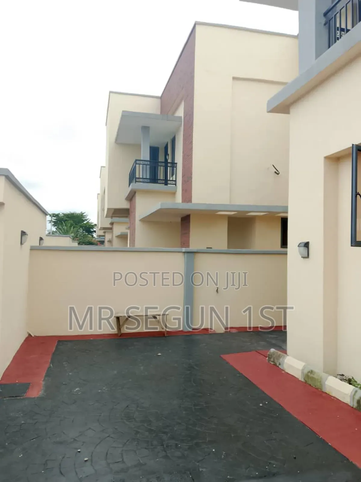 2bdrm Duplex in Lily Estate for sale in Oluyole Estate