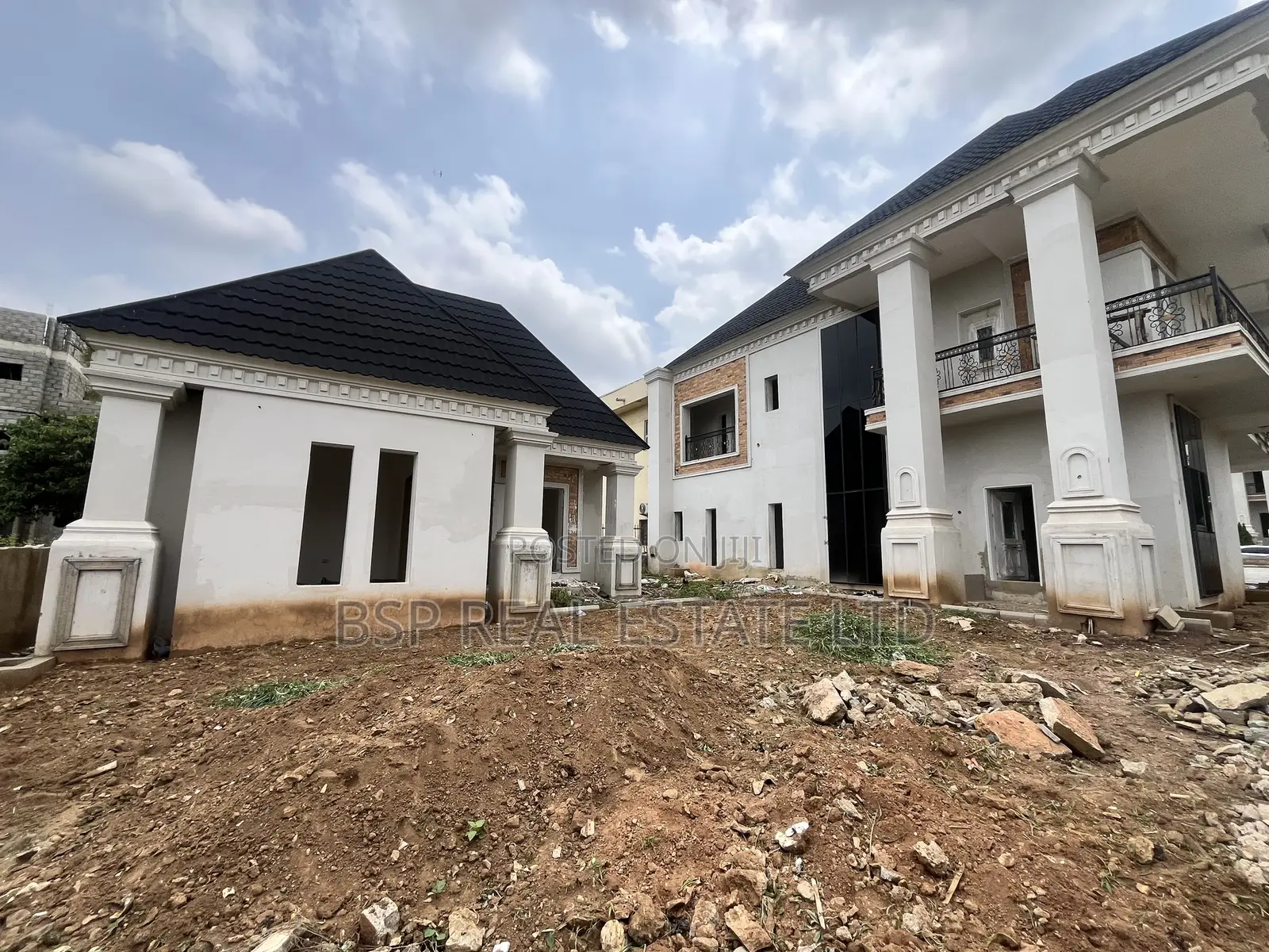 5bdrm Duplex in Legislative Quarters, Apo District for sale in Apo District
