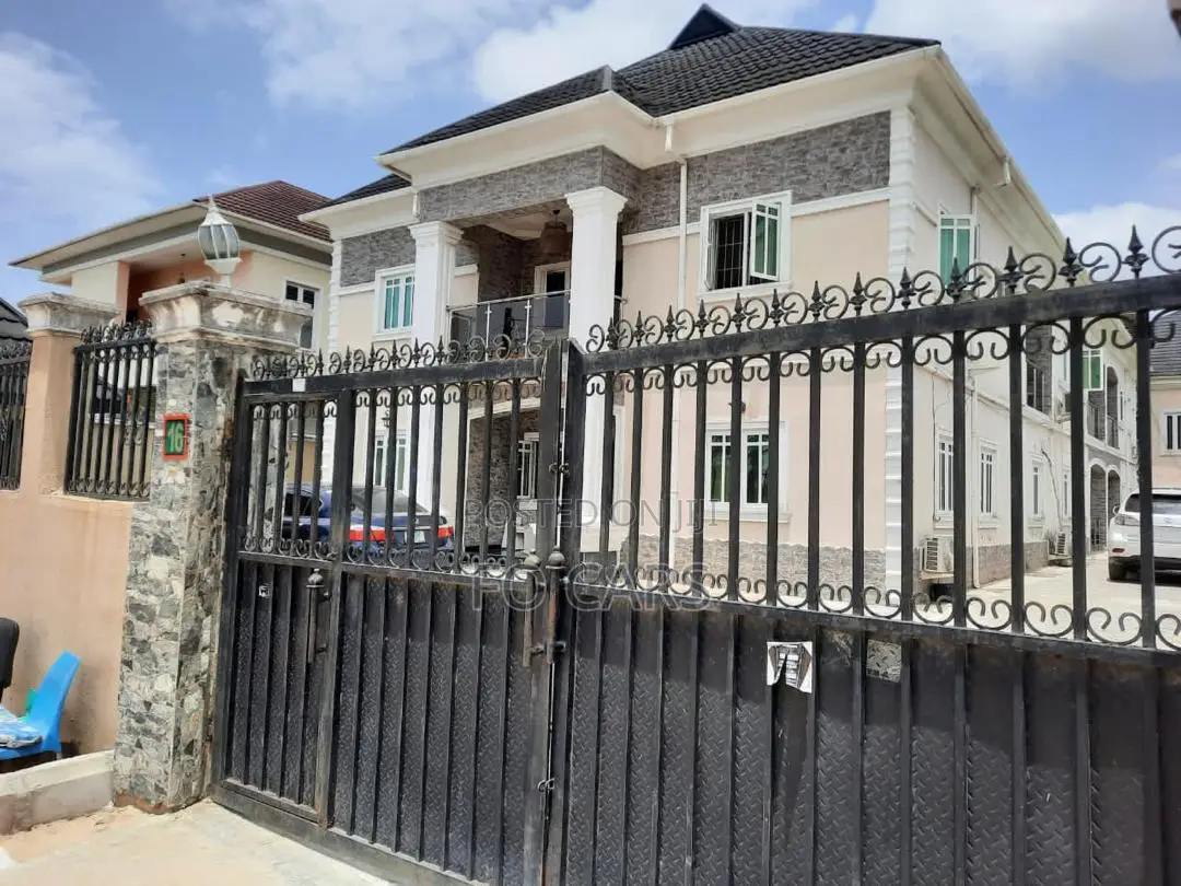 4bdrm Duplex in Lekki Pennisula, Ogombo for sale in Ogombo