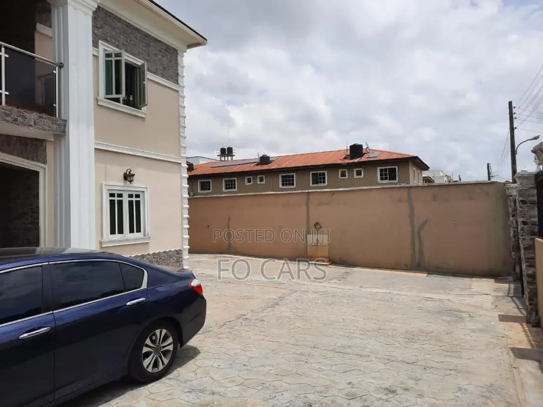 4bdrm Duplex in Lekki Pennisula, Ogombo for sale in Ogombo