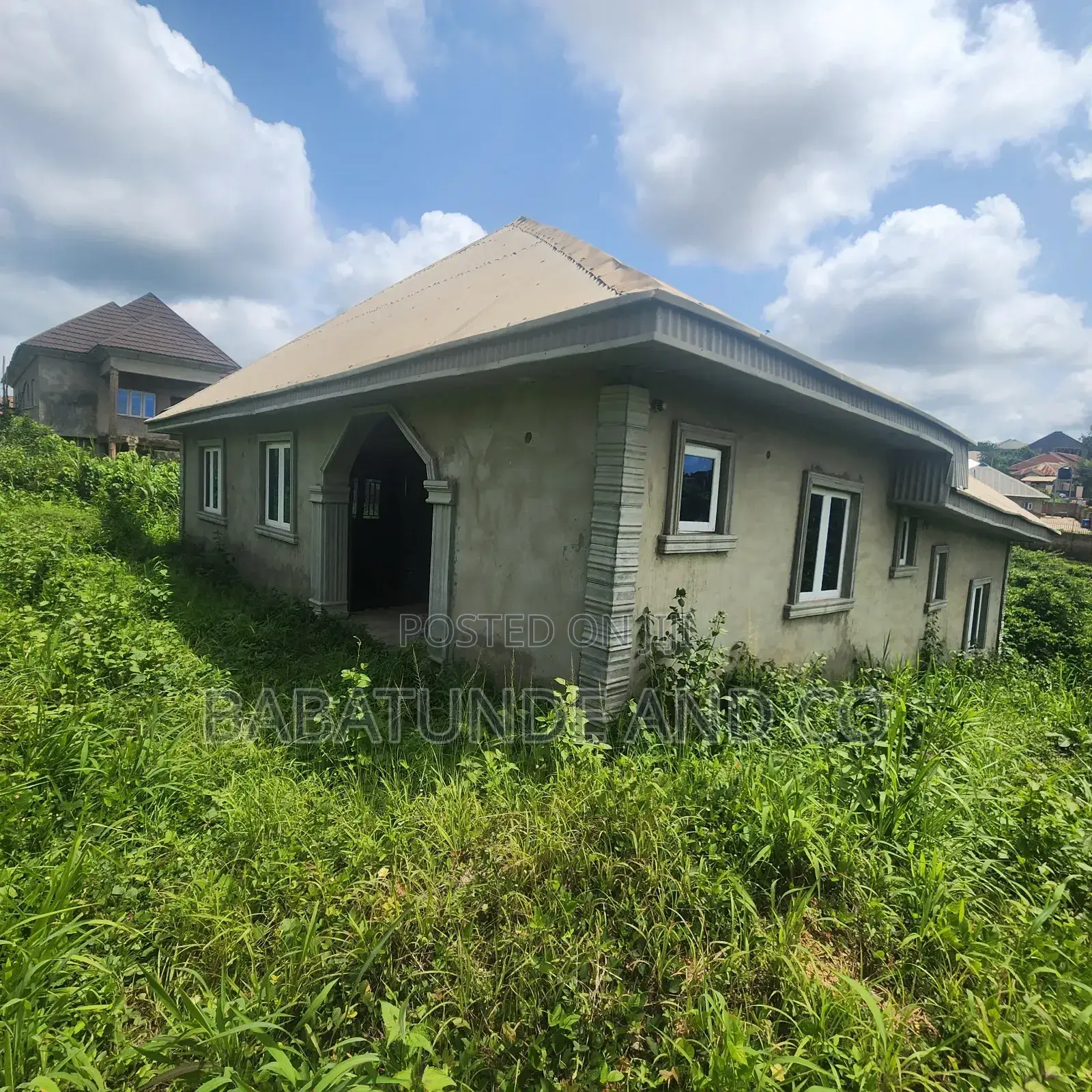 3bdrm Bungalow in Ologuneru for sale in Ologuneru