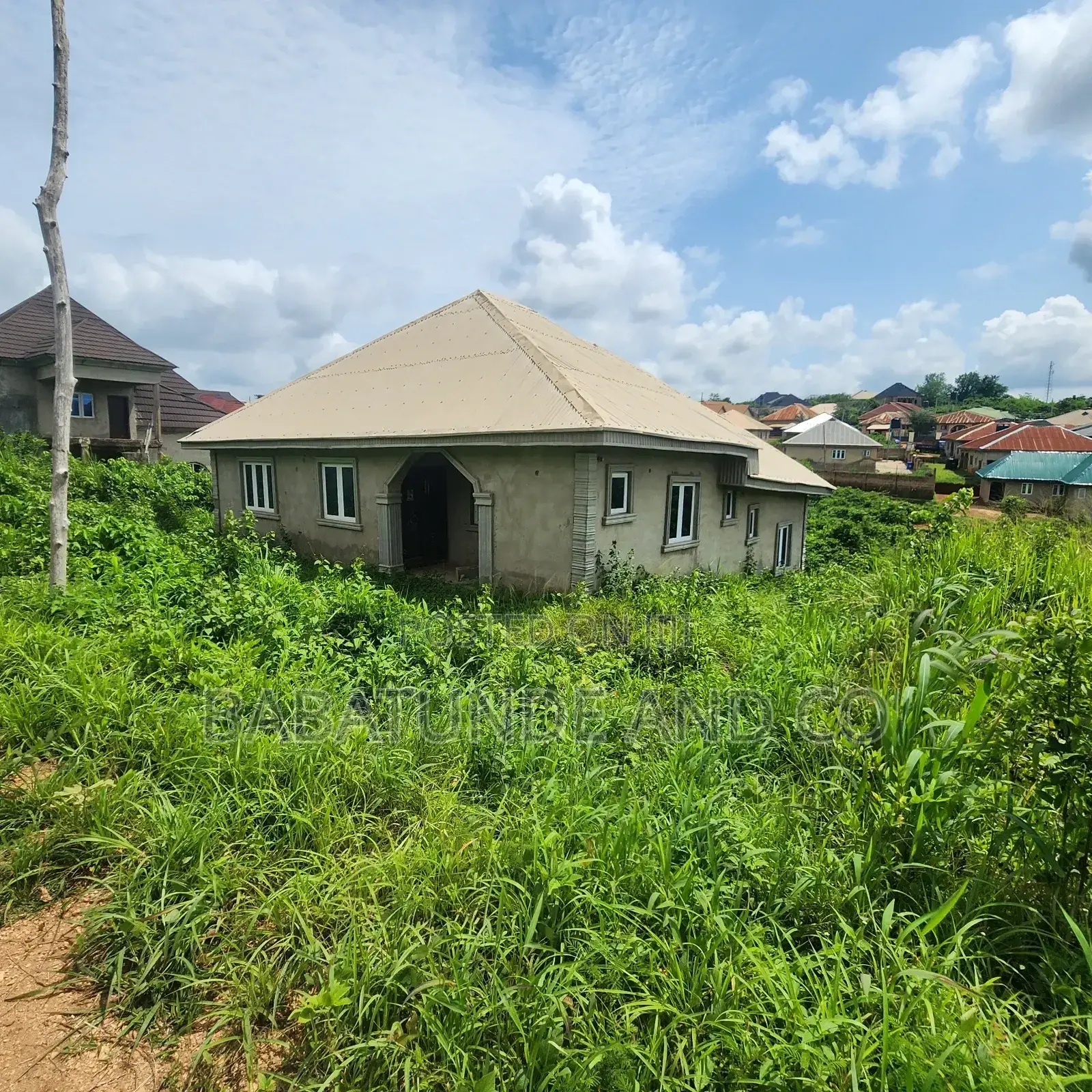 3bdrm Bungalow in Ologuneru for sale in Ologuneru