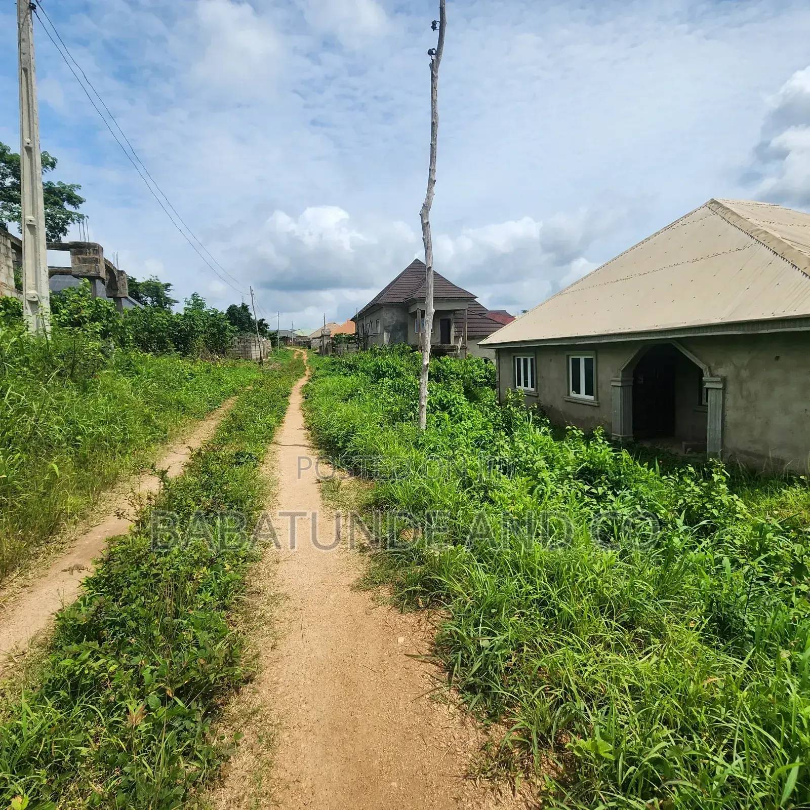 3bdrm Bungalow in Ologuneru for sale in Ologuneru