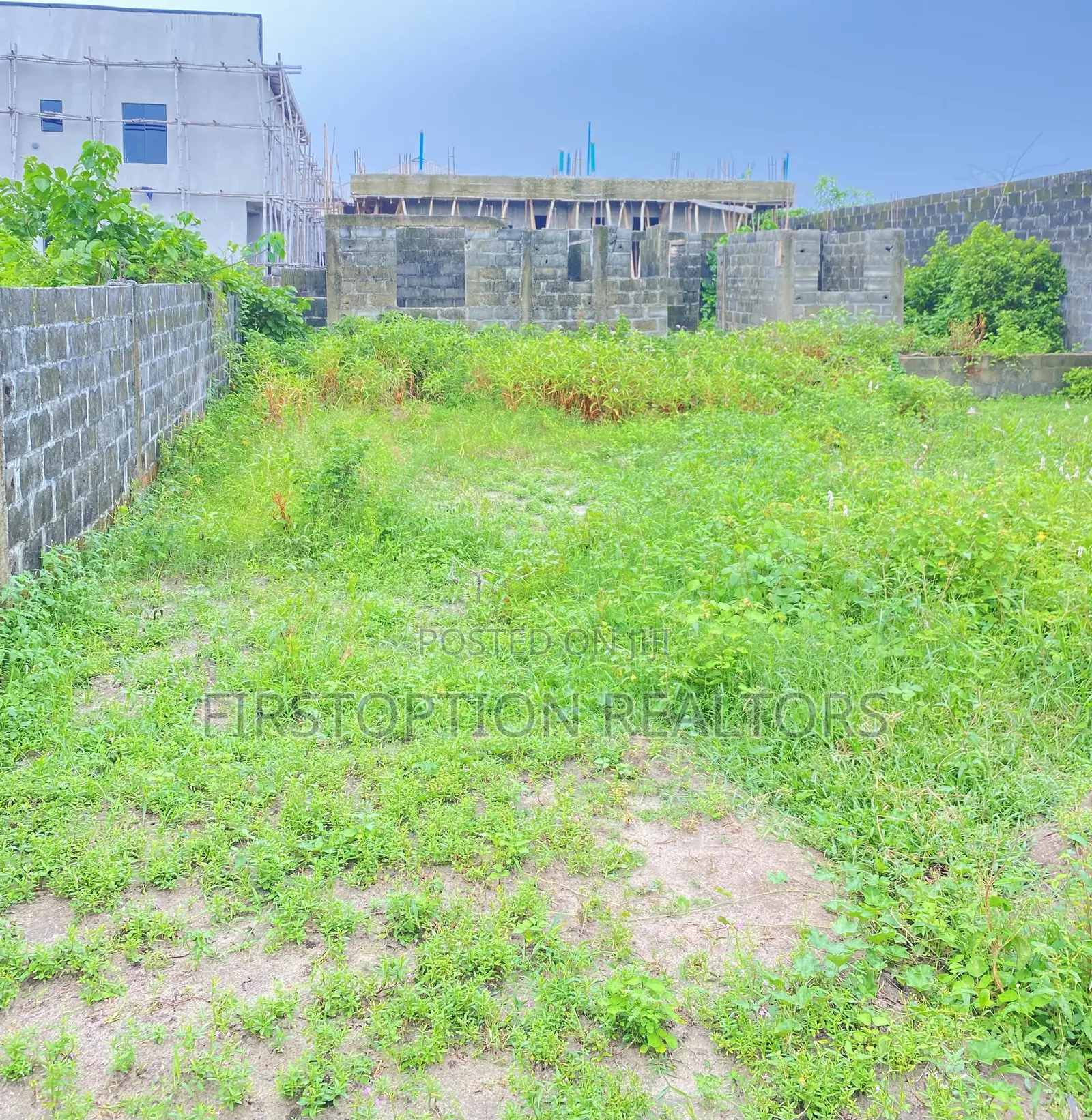 Sweet Deal! 400sqm Fenced Land by Shoprite Sangotedo in Sangotedo