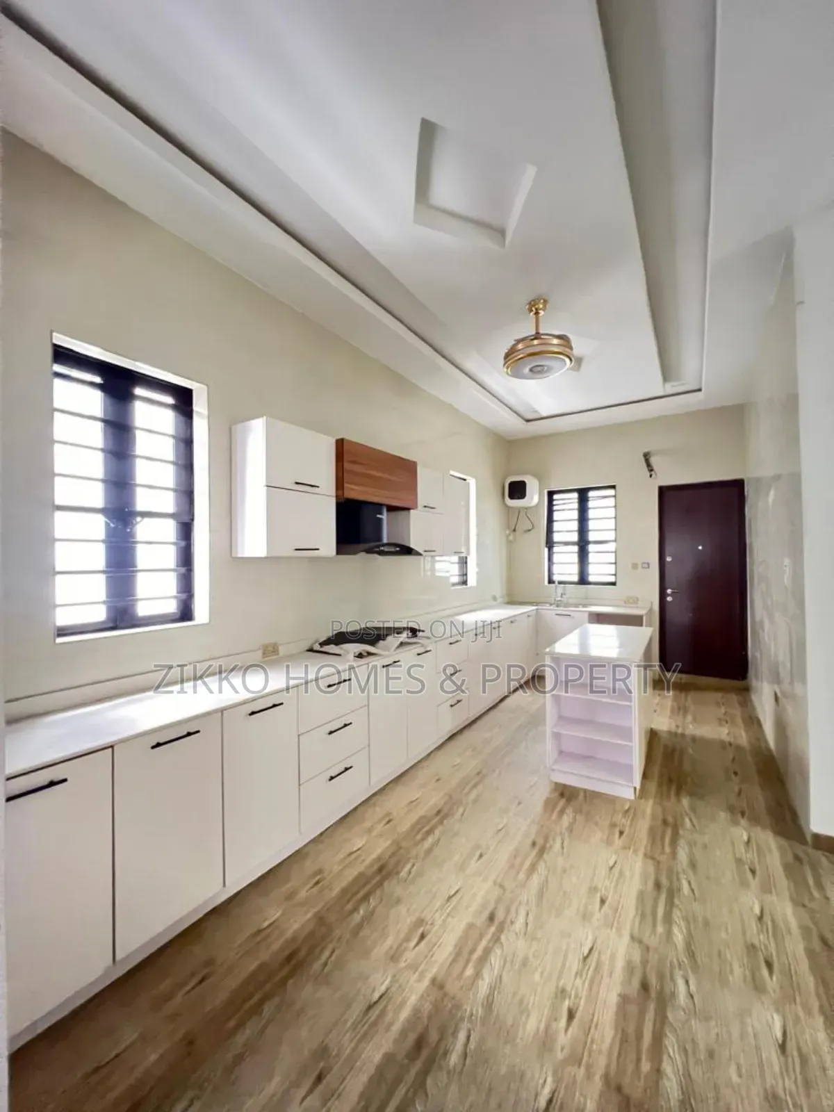 5bdrm Duplex in Ologolo, Lekki for sale in Lekki