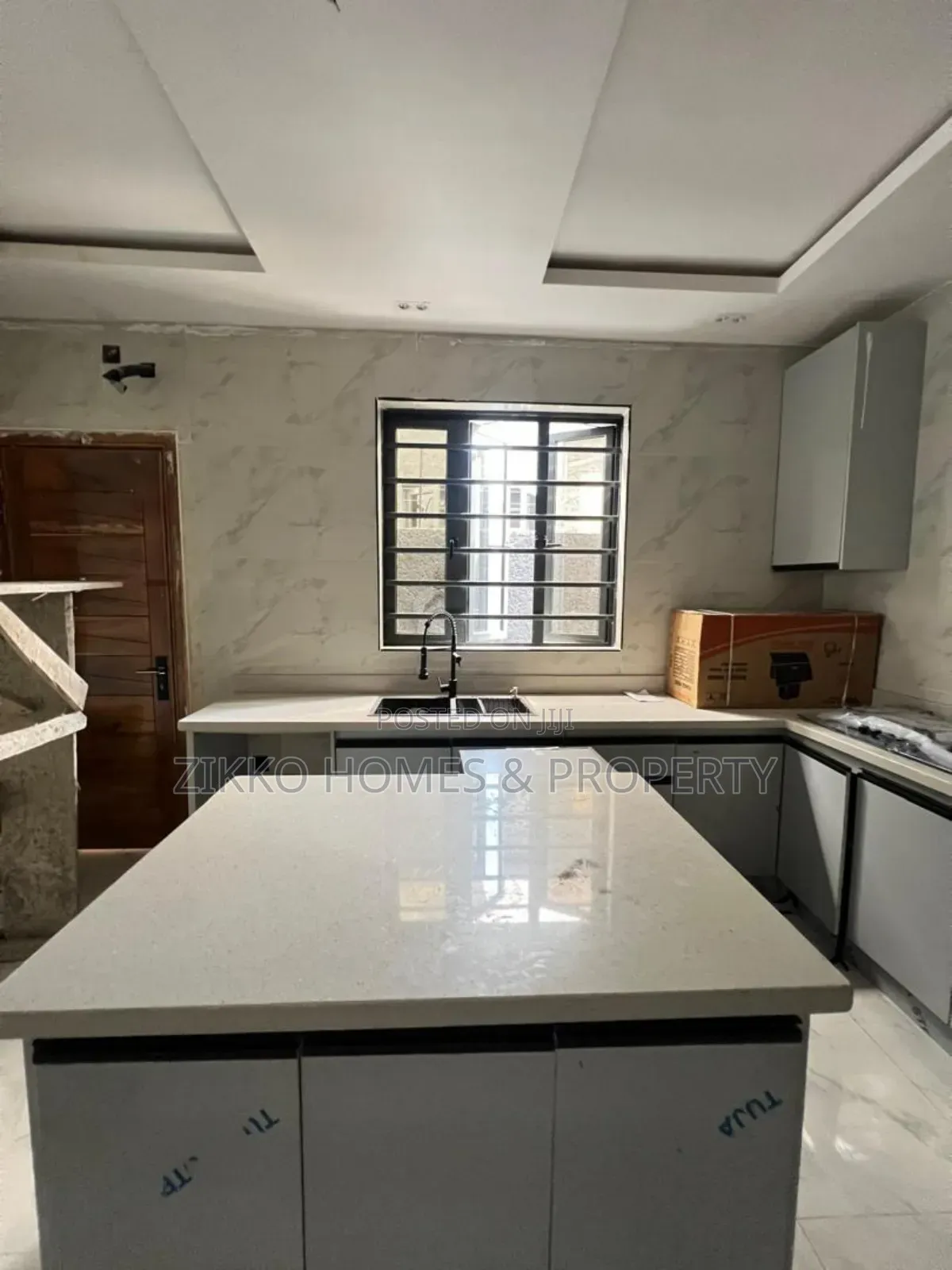 5bdrm Duplex in Ologolo, Lekki for sale in Lekki