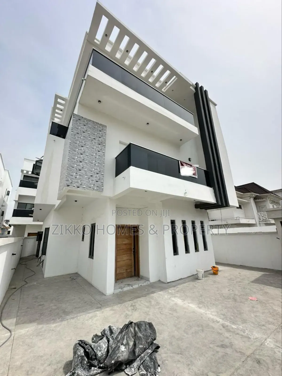 5bdrm Duplex in Ologolo, Lekki for sale in Lekki