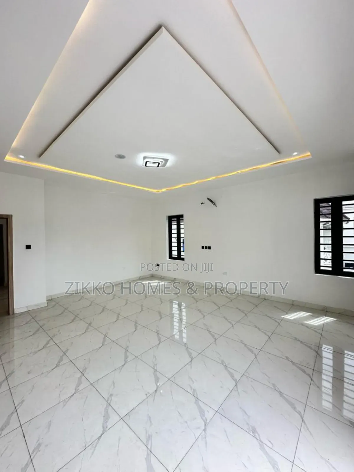 5bdrm Duplex in Ologolo, Lekki for sale in Lekki