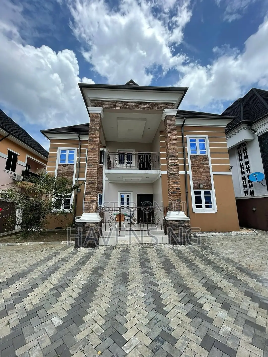 4bdrm Duplex in Shell Location for sale in Shell Location
