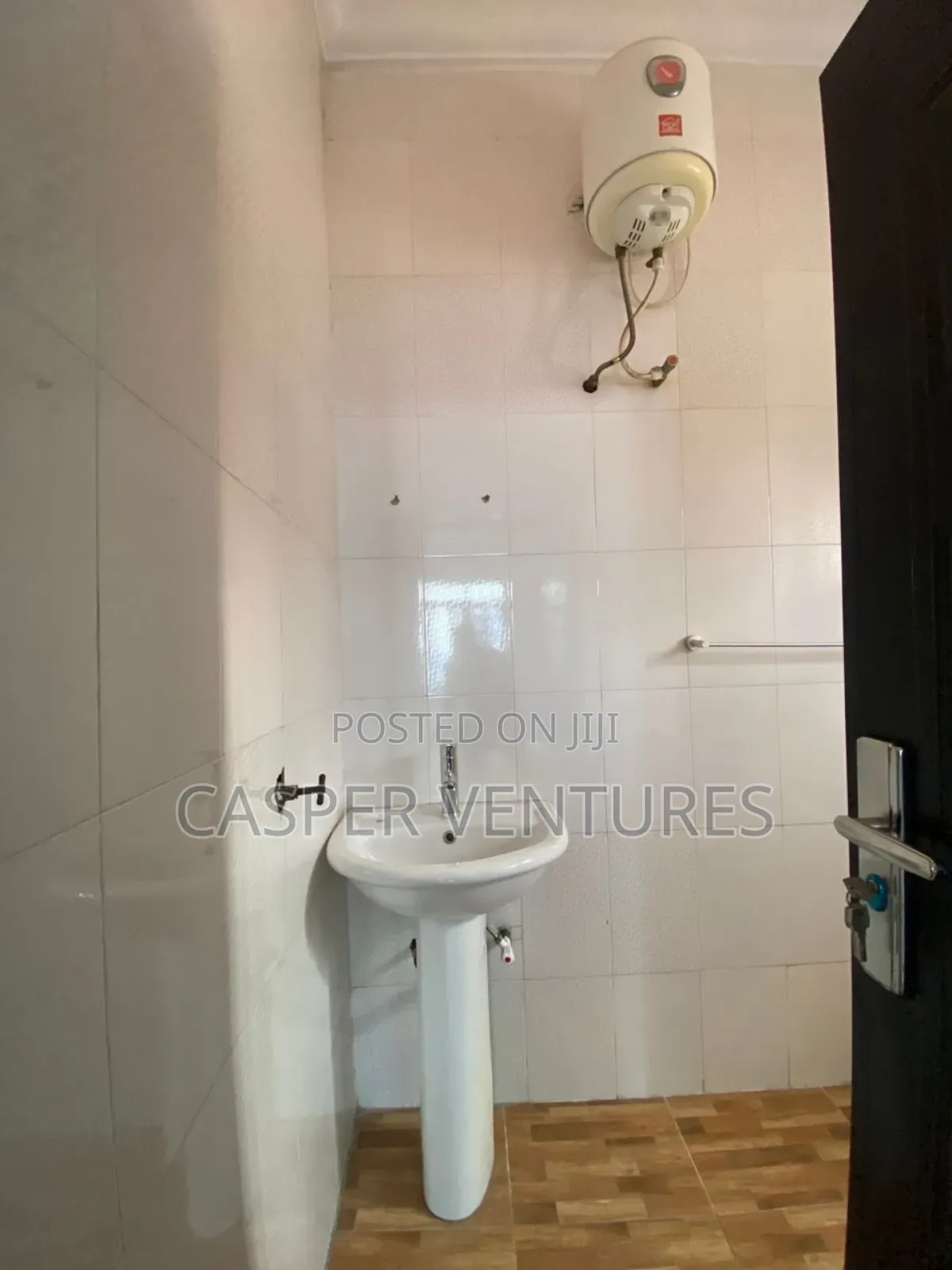 1bdrm Shared Apartment in By Dominoes Pizza, Agungi for rent in Agungi