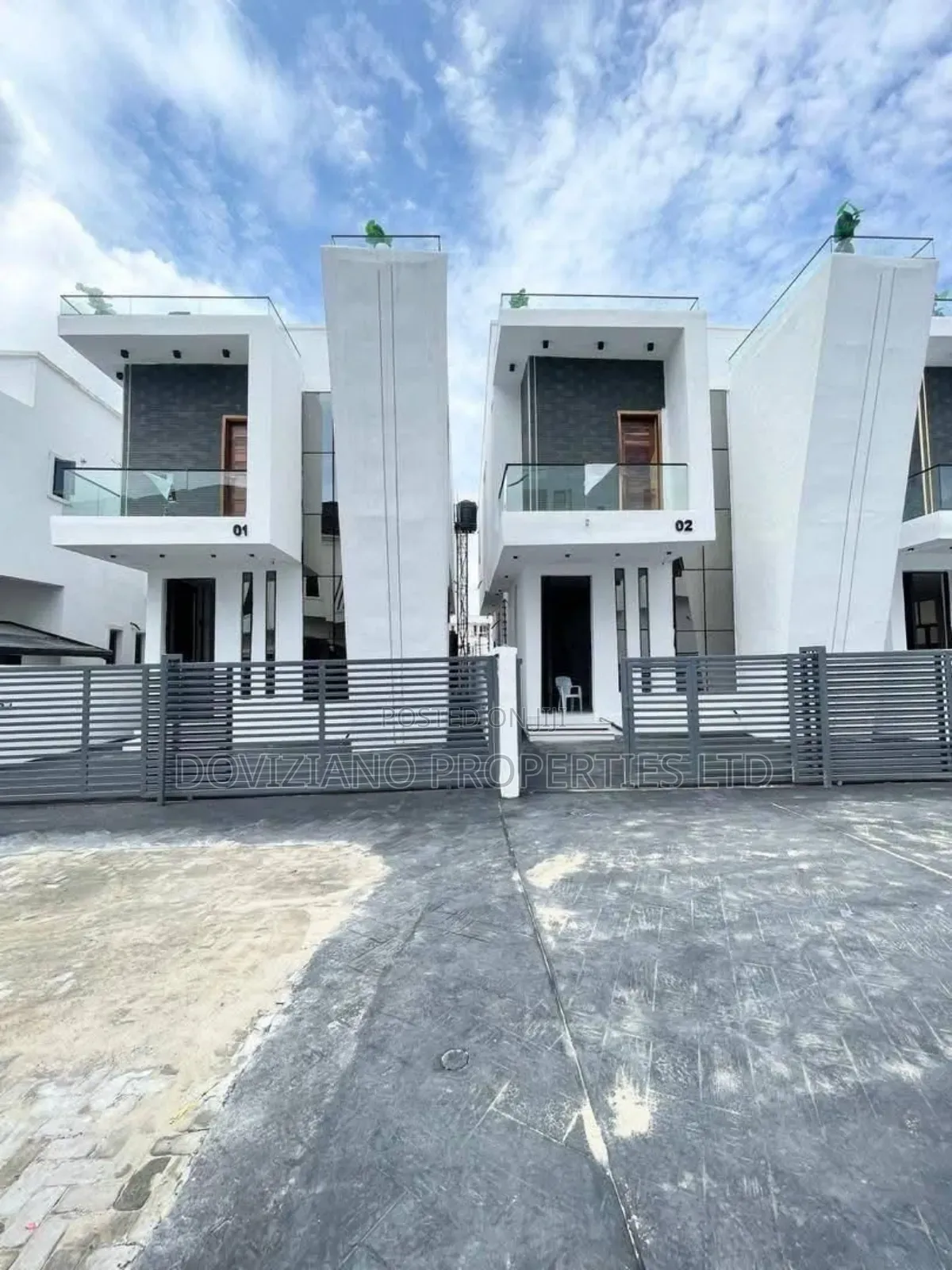 4bdrm Duplex in Ikota for sale in Ikota