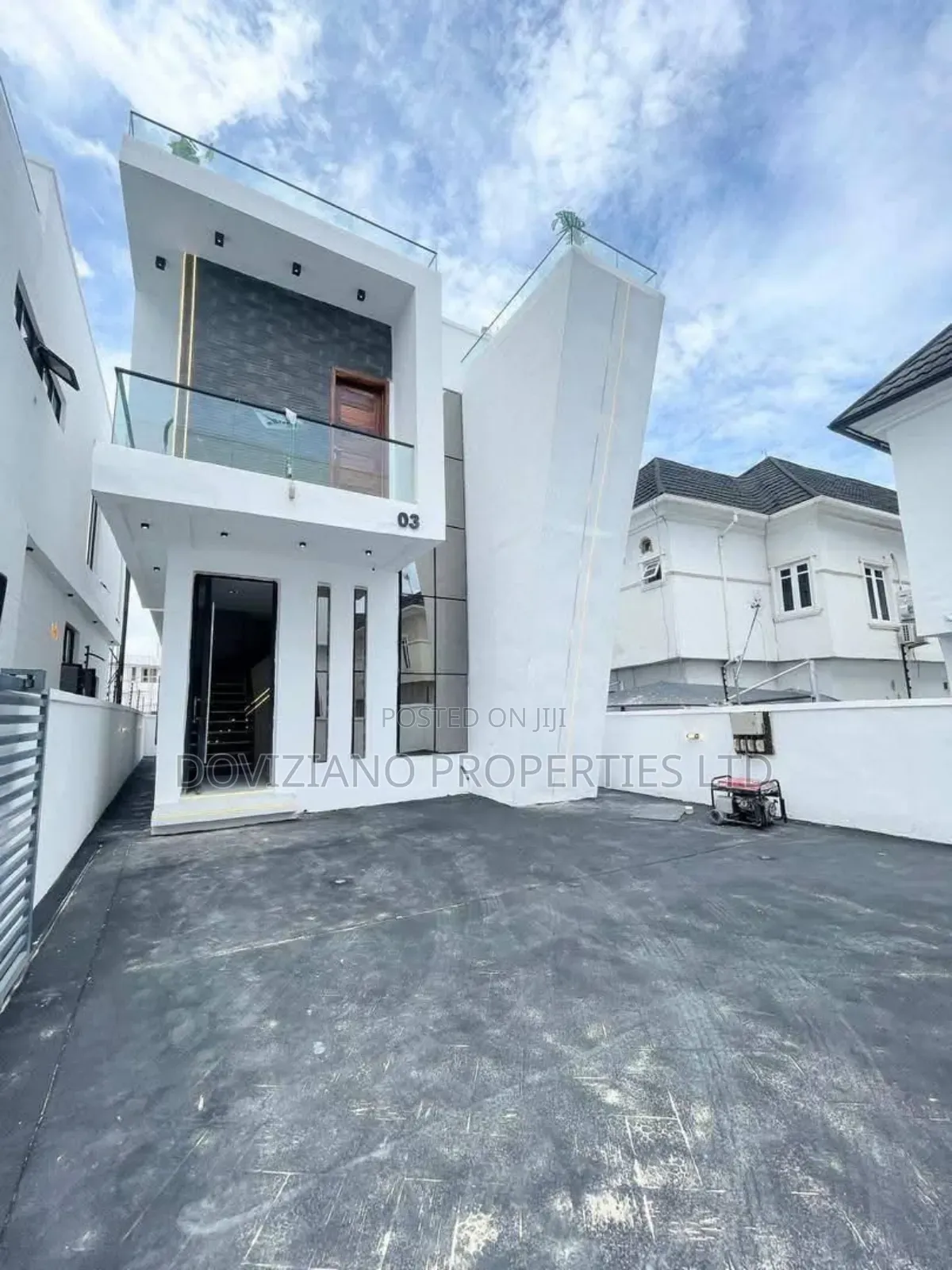 4bdrm Duplex in Ikota for sale in Ikota