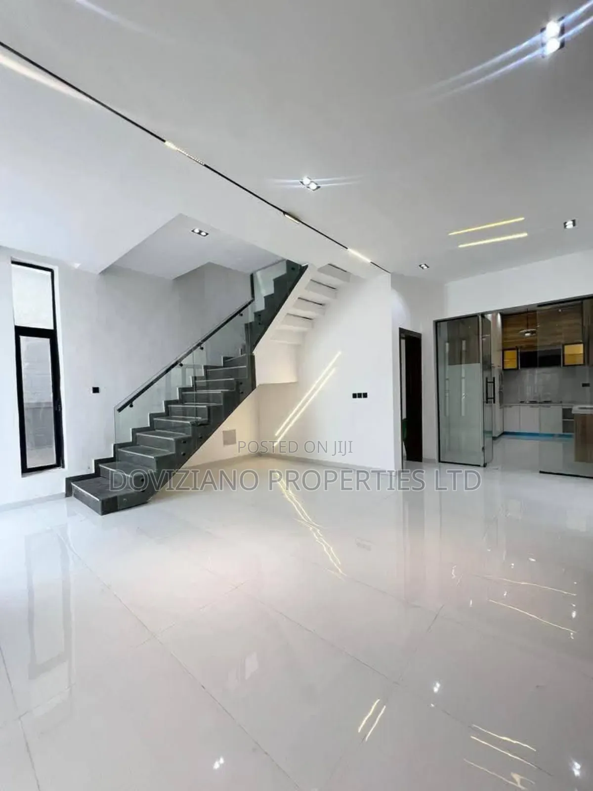 4bdrm Duplex in Ikota for sale in Ikota