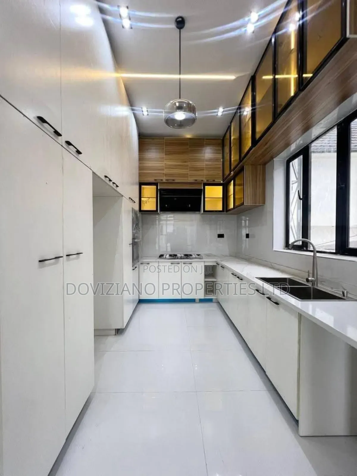 4bdrm Duplex in Ikota for sale in Ikota