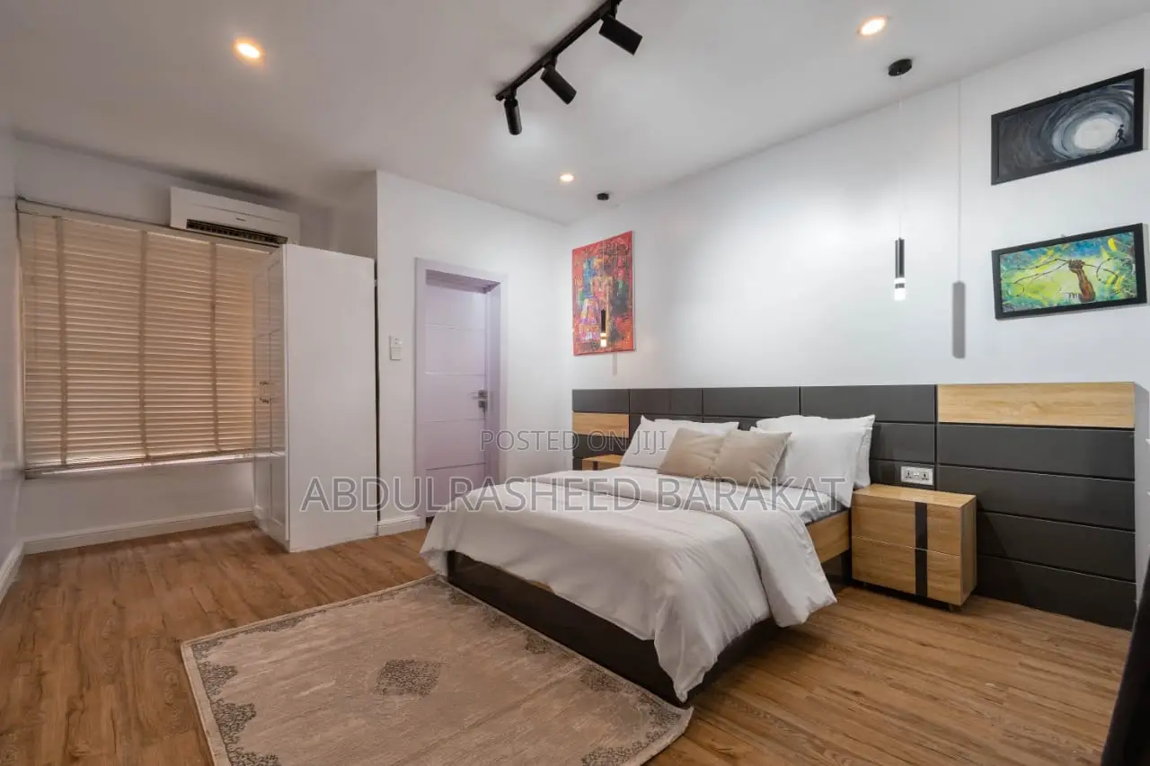 Super Luxurious Teo Bedroom Apartment in Ikoyi