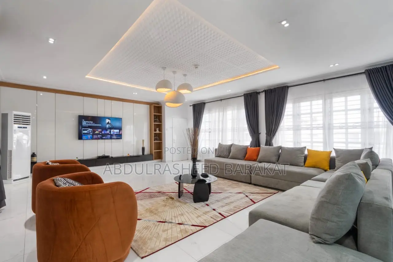 Super Luxurious Teo Bedroom Apartment in Ikoyi