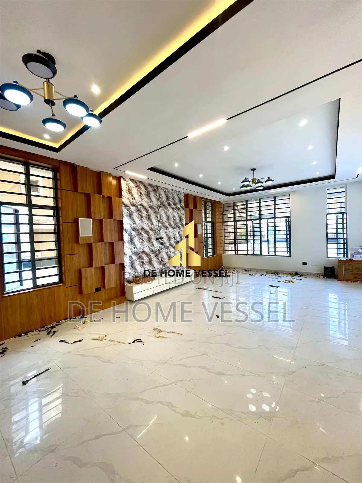 6bdrm Duplex in Chevron for sale in Chevron