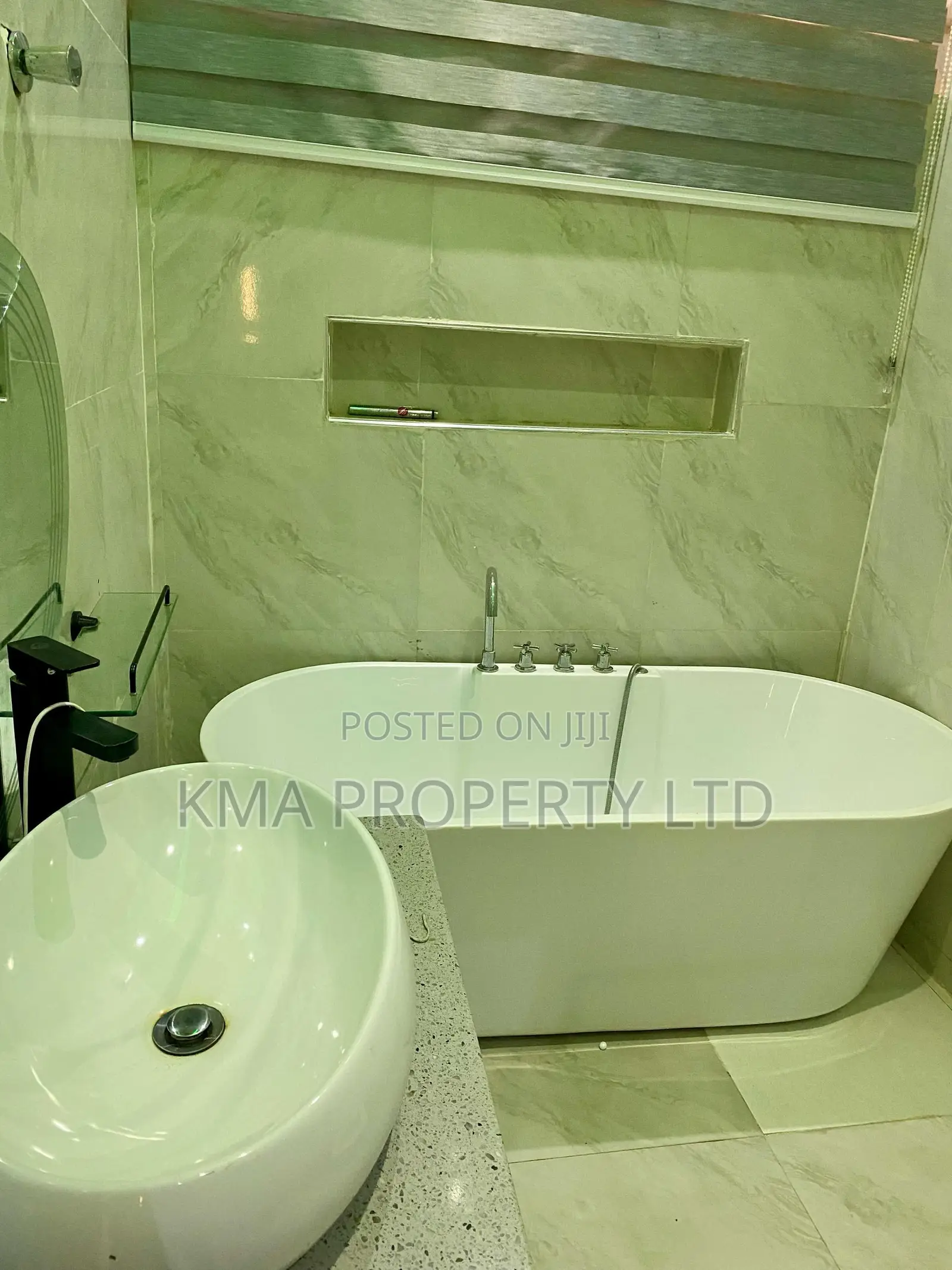Luxurious 2 Bedroom Apartment in Ikate