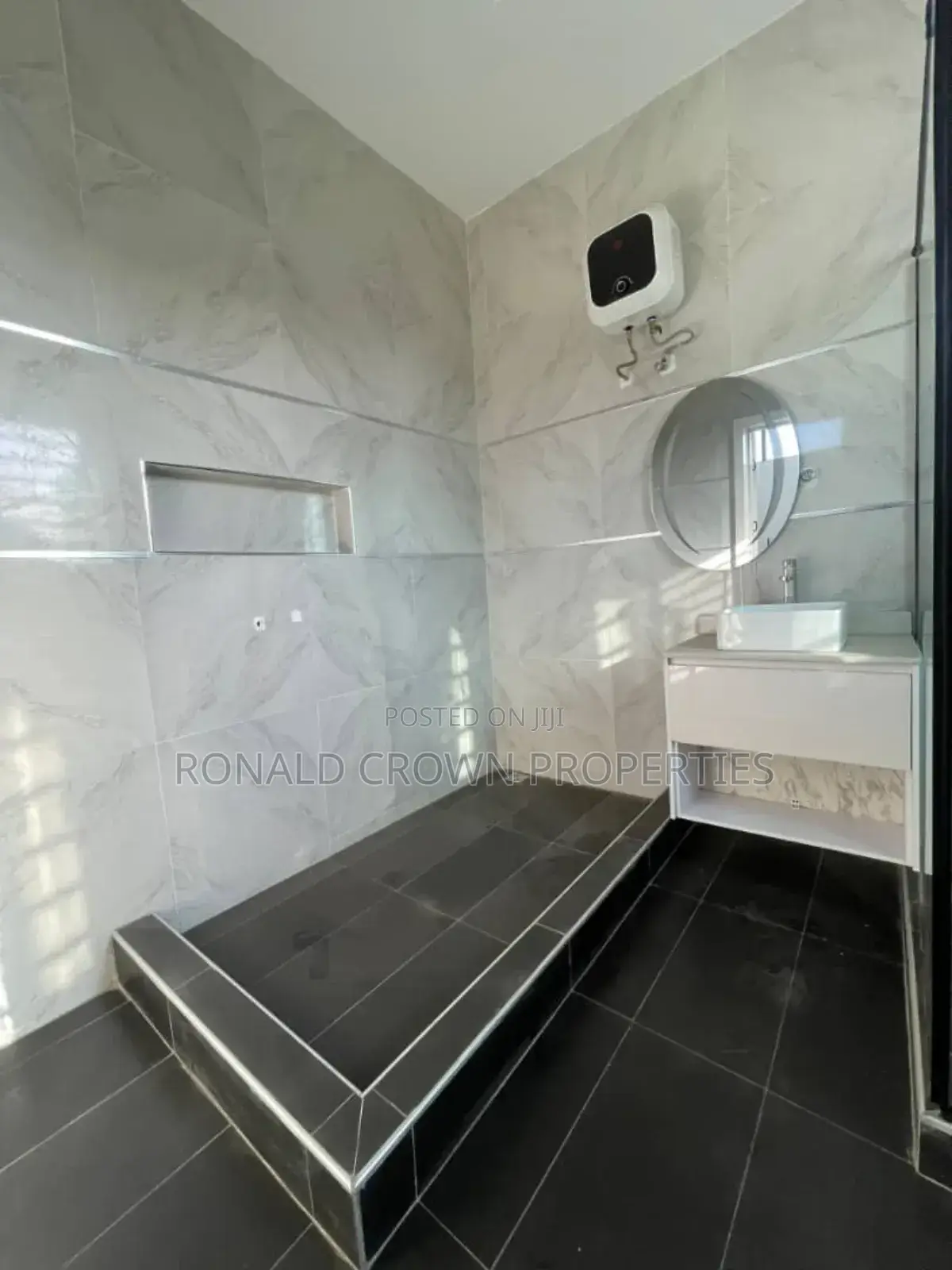 4bdrm Duplex in Ikota for sale in Ikota