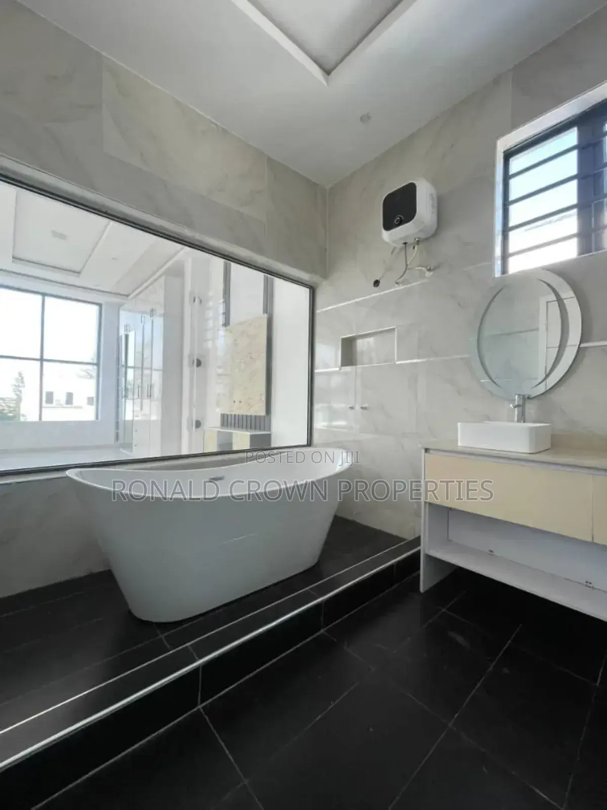 4bdrm Duplex in Ikota for sale in Ikota