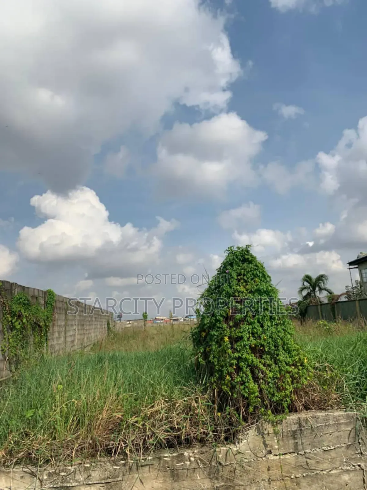 Half Plot of Land Buy and Build in Oworoshonki for Sale in Kosofe