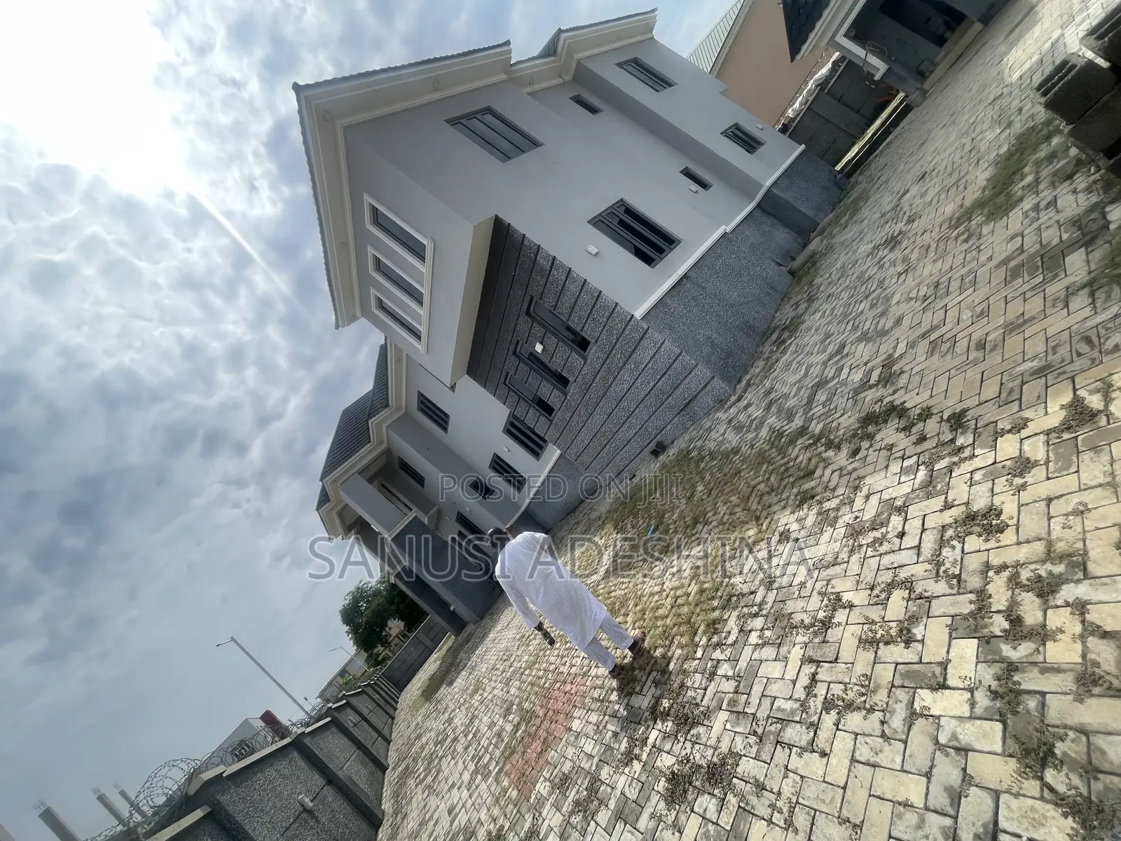 8bdrm Duplex in Life Camp,Fct Abuja for sale in Life Camp