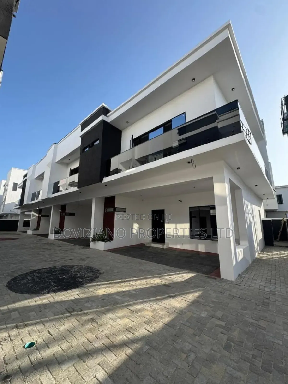 4bdrm Townhouse/Terrace in Ikota for sale in Ikota