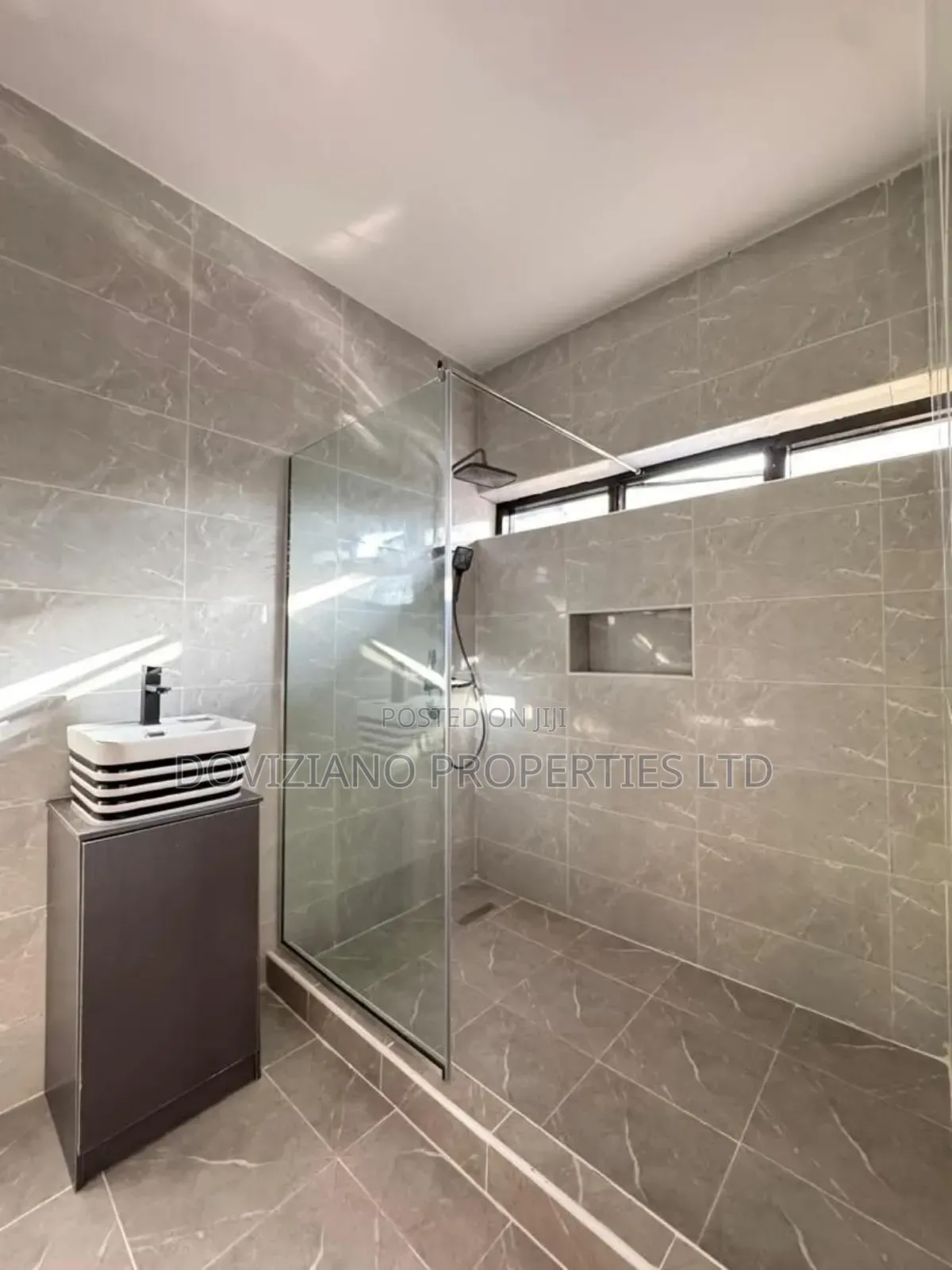 4bdrm Townhouse/Terrace in Ikota for sale in Ikota