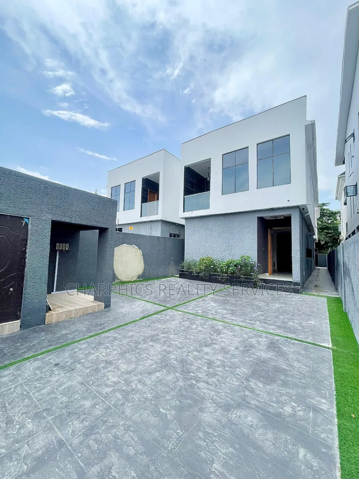 5bdrm Duplex in Ologolo for rent in Ologolo