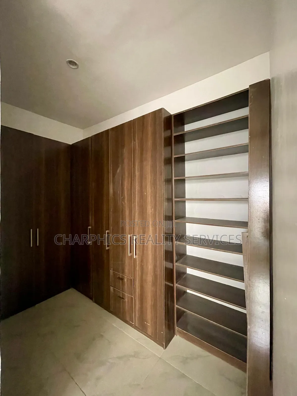 5bdrm Duplex in Ologolo for rent in Ologolo