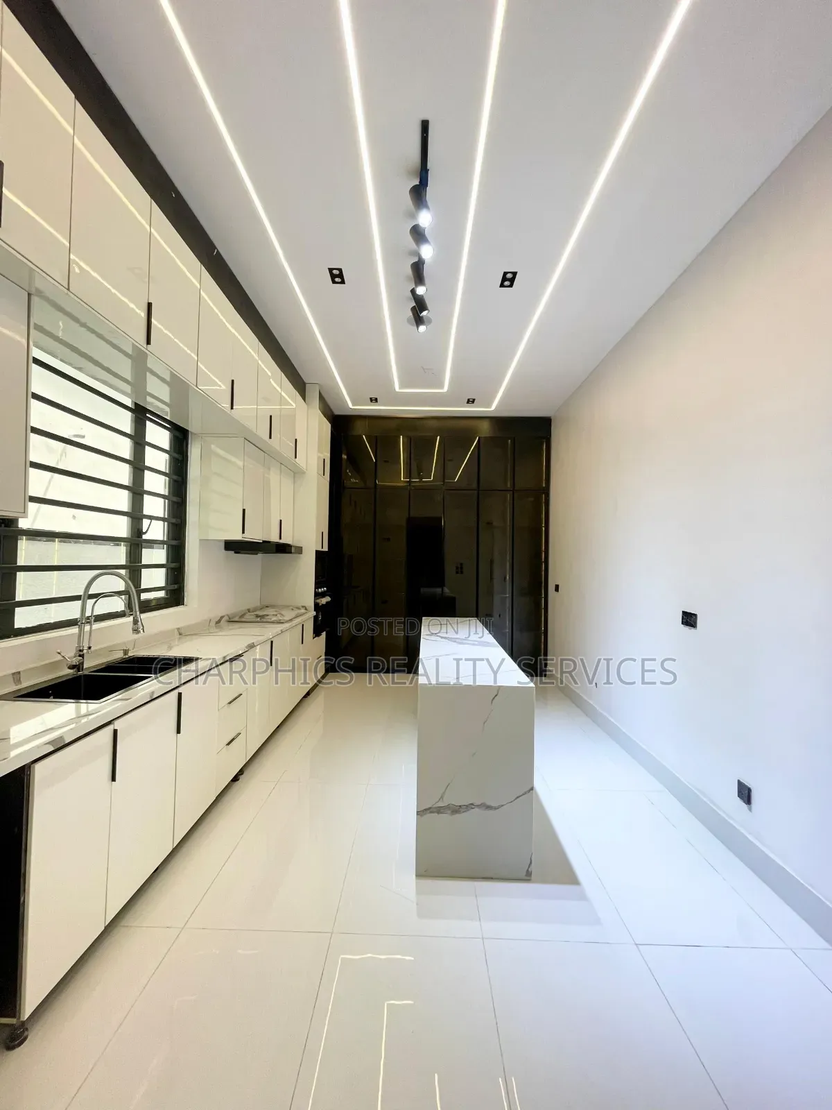 5bdrm Duplex in Ajah for sale in Ajah