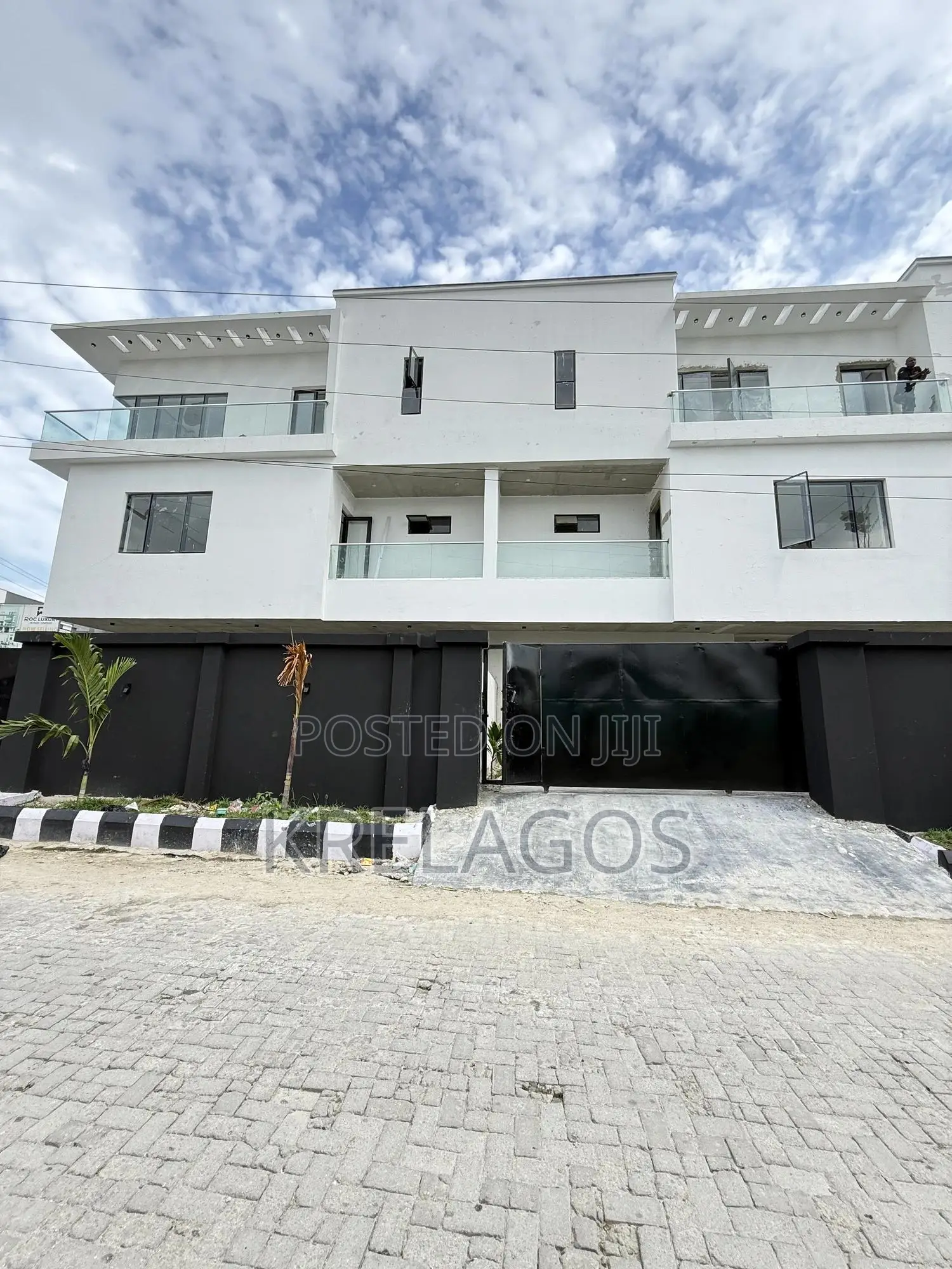 4bdrm Duplex in Ikate for sale in Ikate