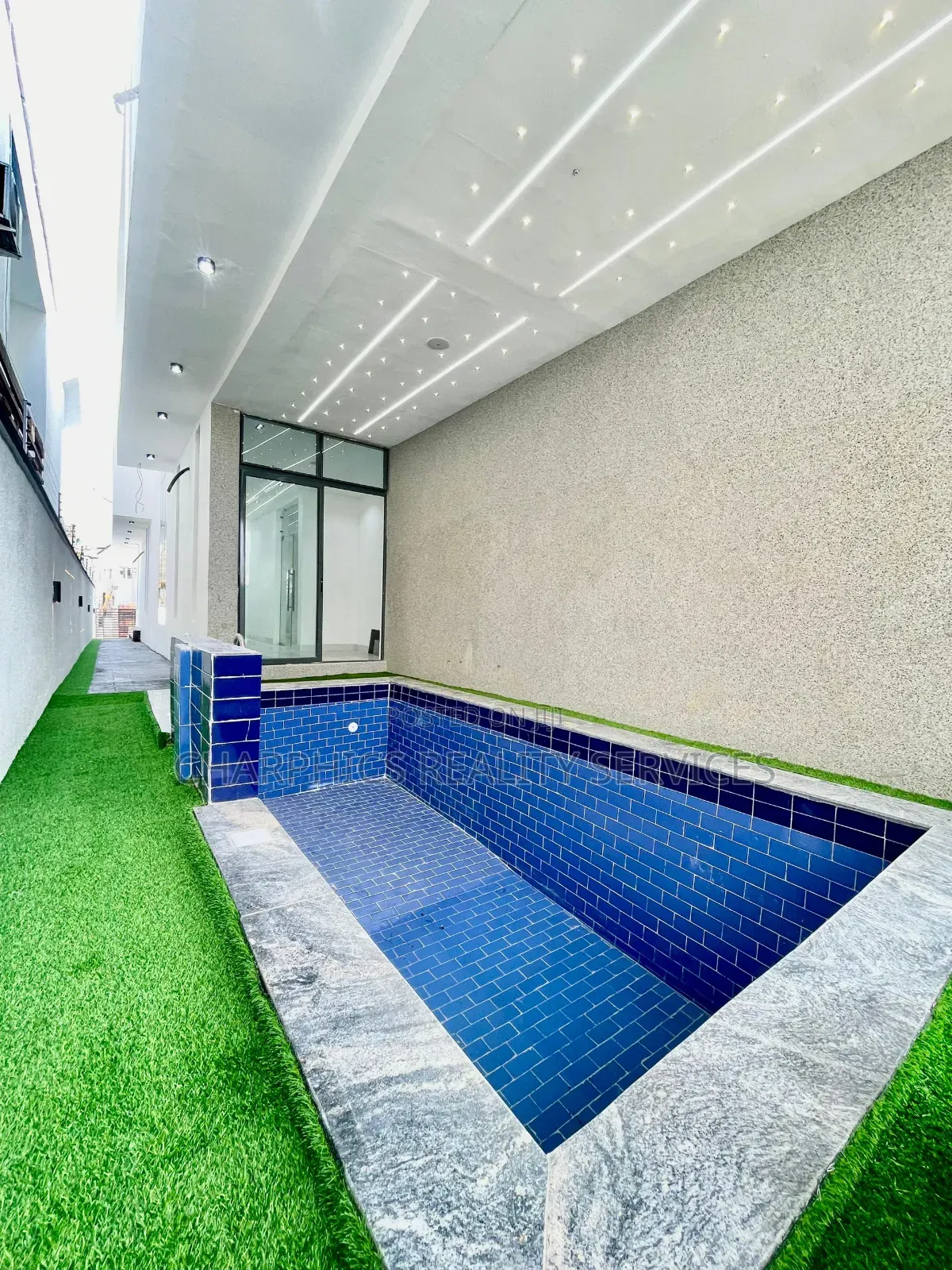 5bdrm Duplex in Ajah for sale in Ajah