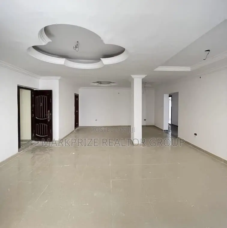 3bdrm Apartment in Yaba Lagos for sale in Yaba