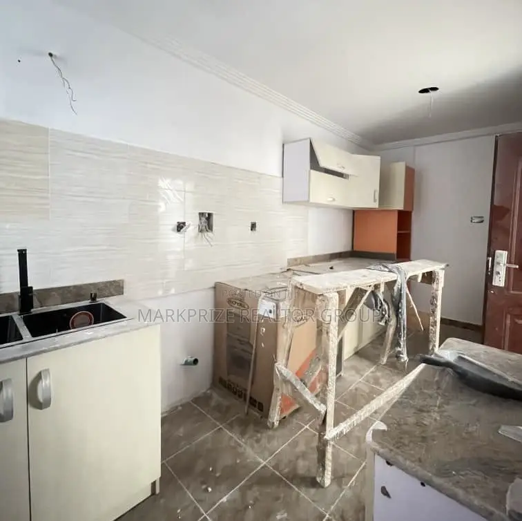 3bdrm Apartment in Yaba Lagos for sale in Yaba