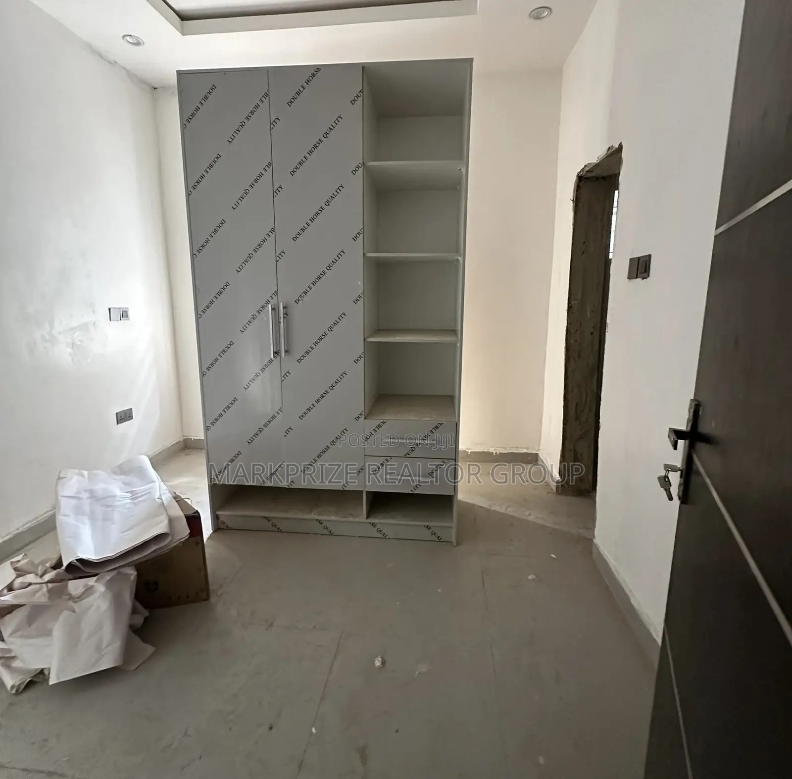 2bdrm Apartment in Ikeja Lagos for sale in Ikeja