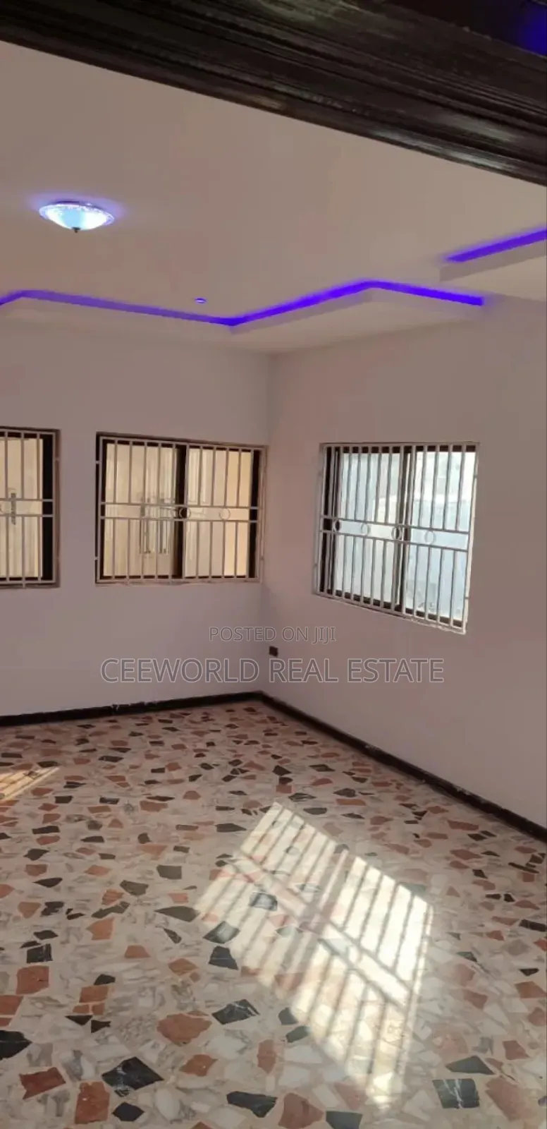 6bdrm Duplex in Oluyole Estate for rent in Oluyole Estate